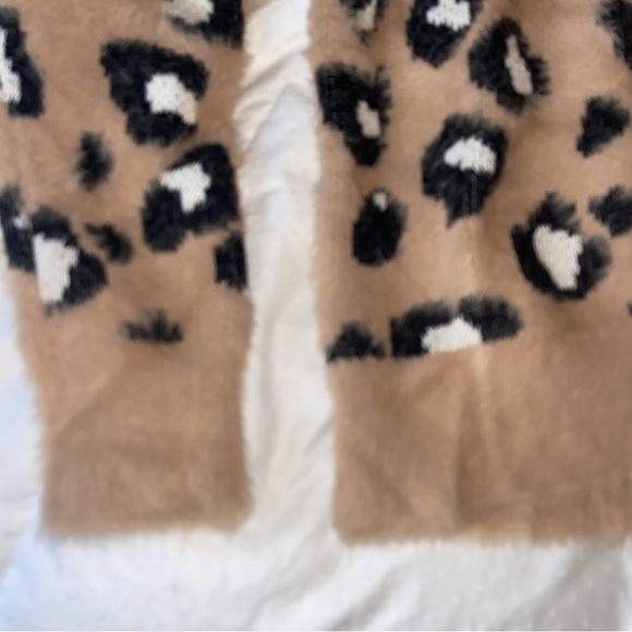 Express Cheetah Sweater - in great condition - women’s size XS - Picture 7 of 7